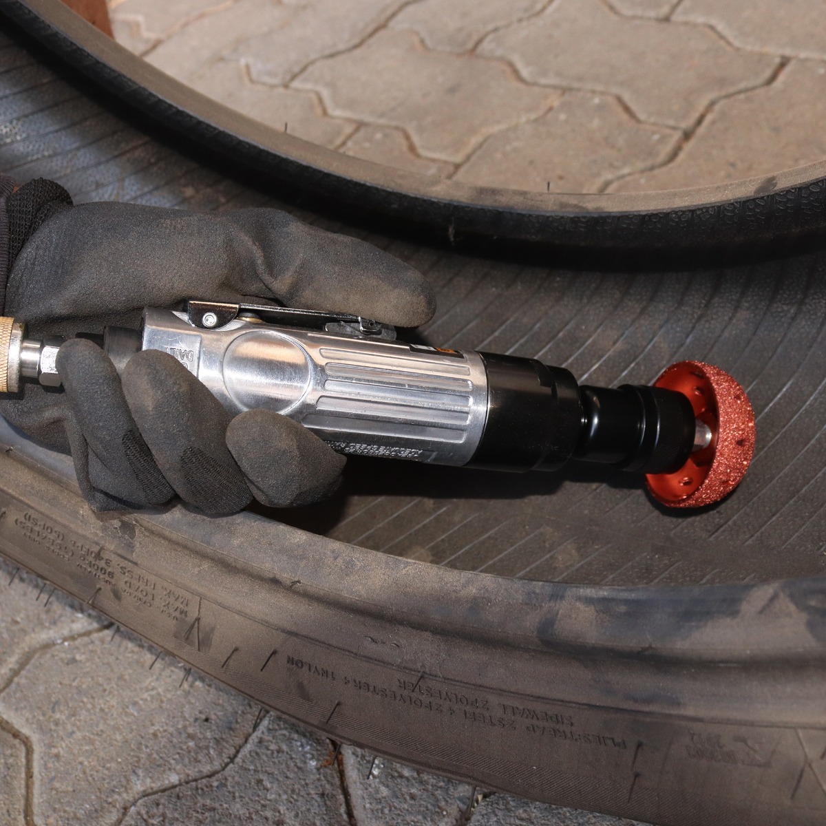 MAC AFRIC 22 000 rpm Pneumatic Tyre Repair Die Grinder & Buffer Kit – 9.53 mm Collet - Image 3