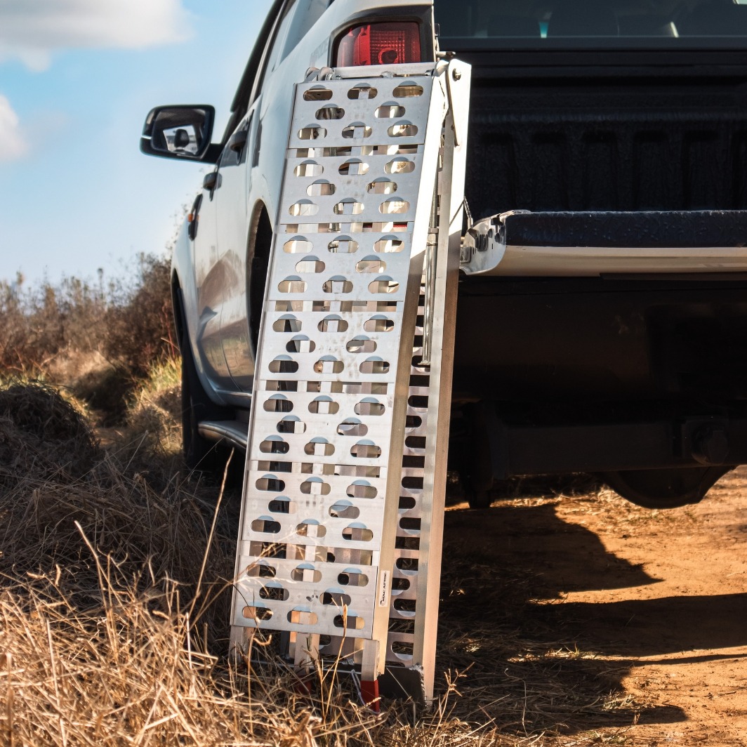 MAC AFRIC Aluminium Fold-able Ramp with Support Legs (Pair) (226 CM) - Image 2