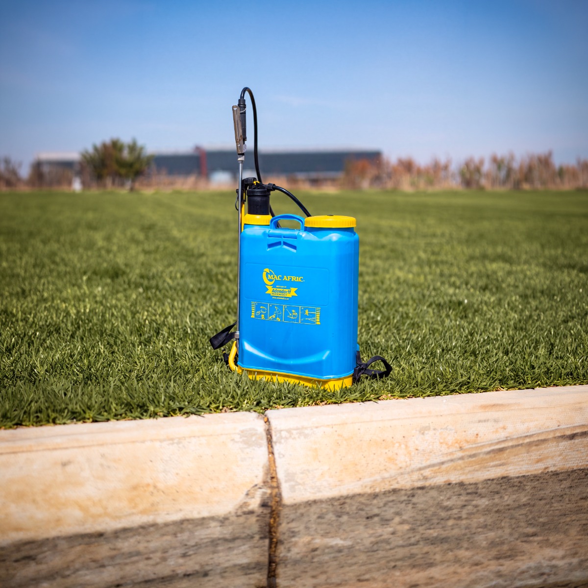 MAC AFRIC 16 Litre Pressure Sprayer - Image 2