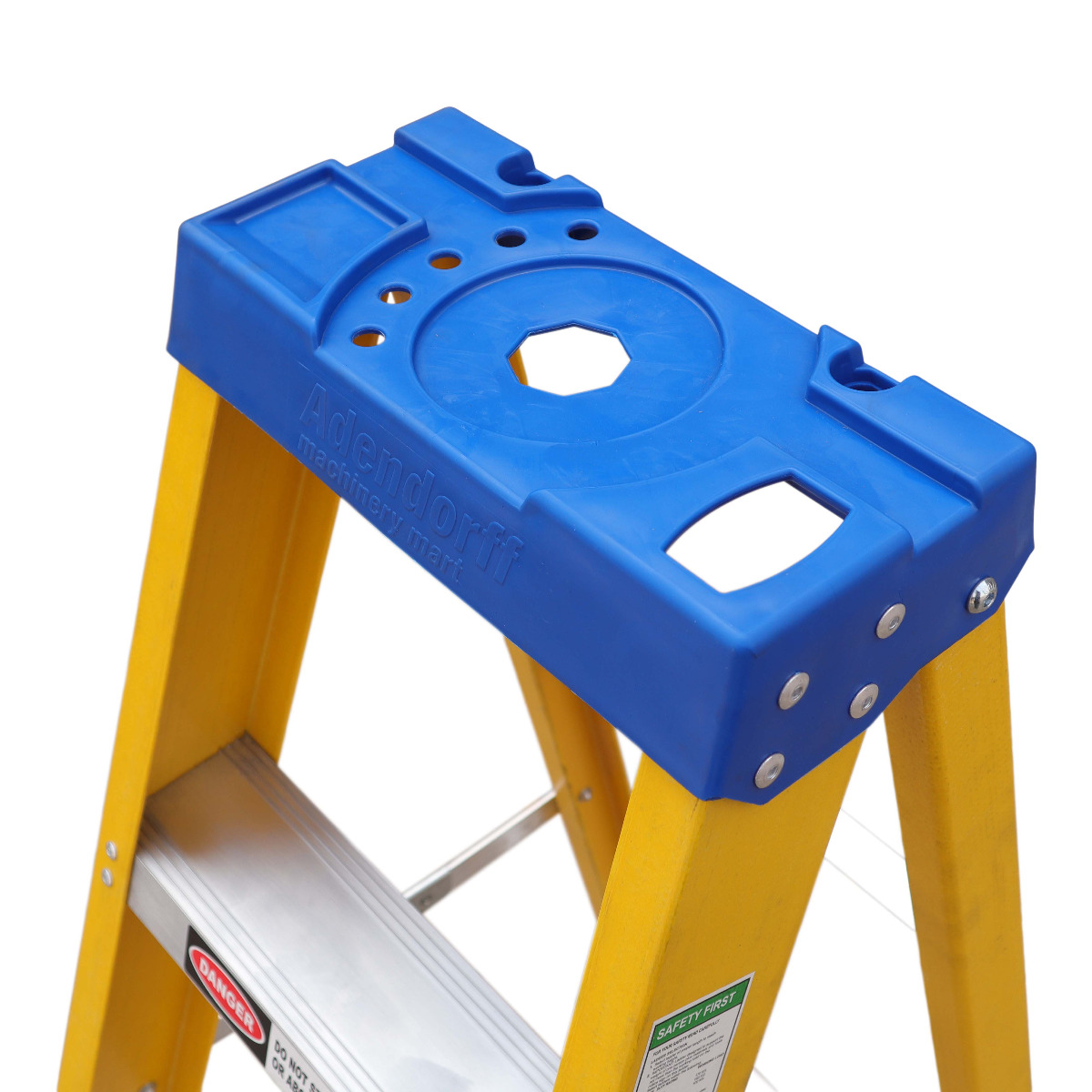 MAC AFRIC SUPERLITE 8 Step 2.4 M Fiberglass Step Ladder with Aluminium Treads - Image 3