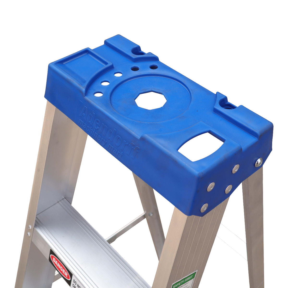 MAC AFRIC 8-Step 2.4m Aluminium Ladder (BAN1008) - Image 3