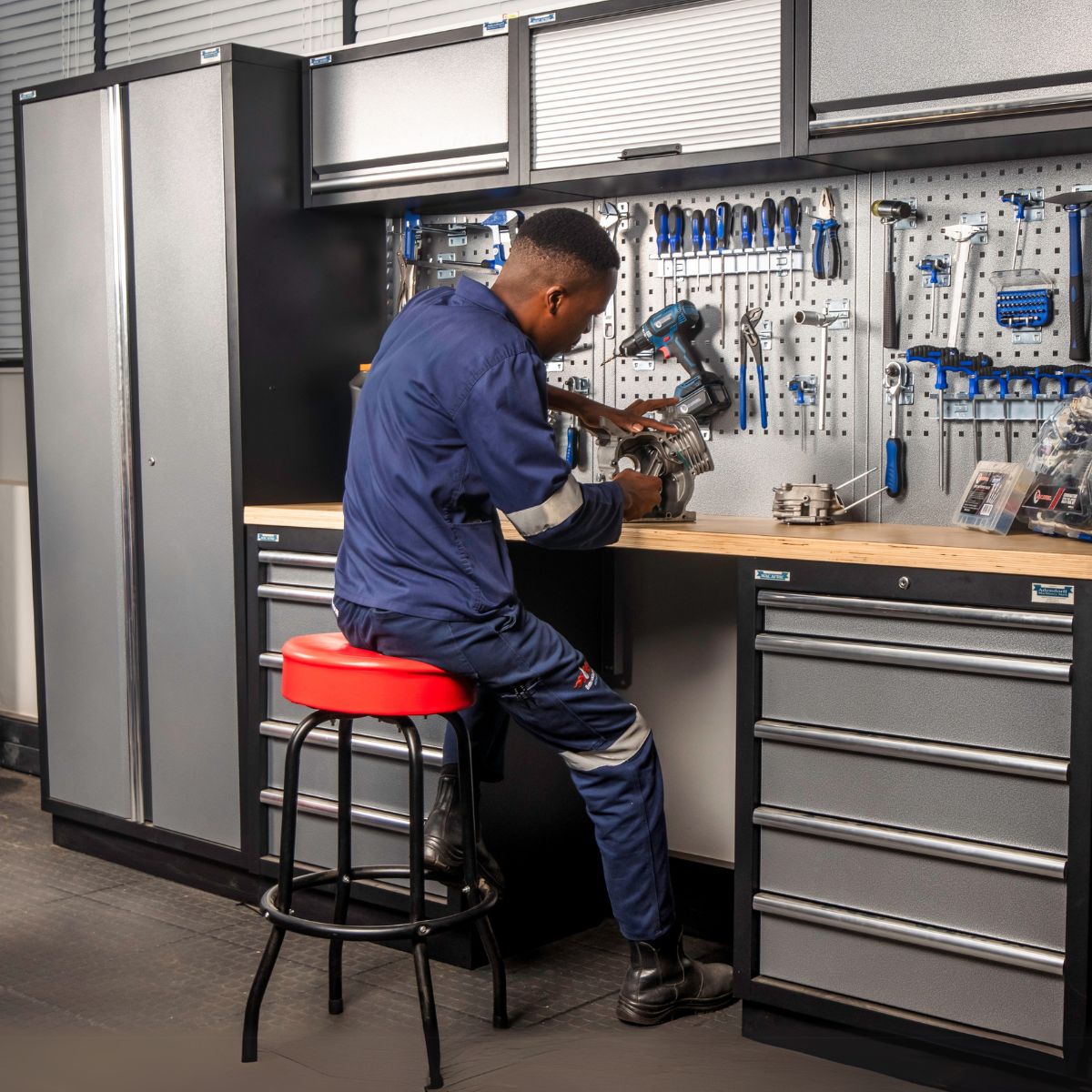 MAC AFRIC Complete Garage Cabinet / Storage System - Image 6